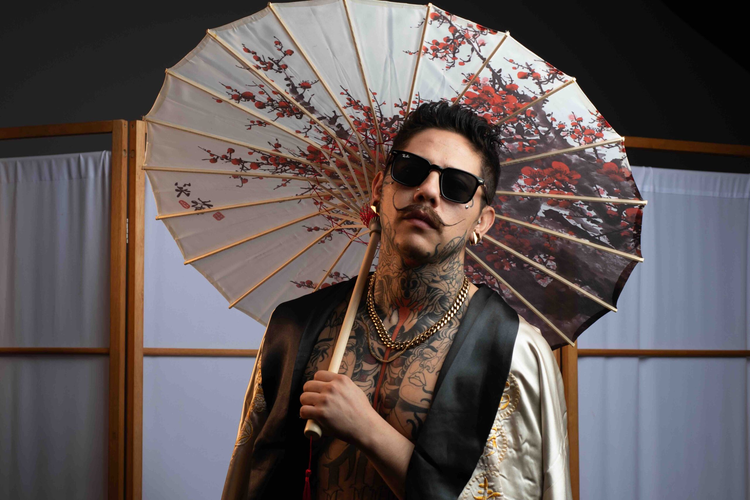 Tatuador de estilo oriental